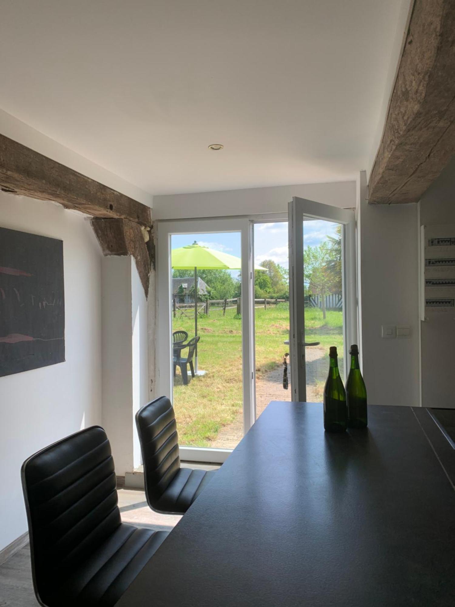 Gite Le Bonheur Est Dans Le Pre Saint-Pierre-Des-Ifs  Exterior photo